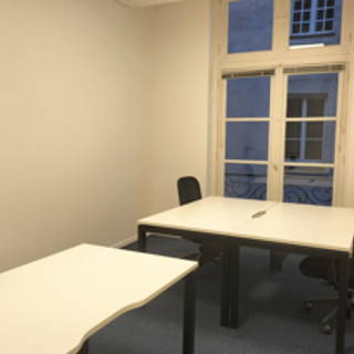 Bureau privé 17 m² 3 postes Coworking Rue du Guesclin Nantes 44000 - photo 1